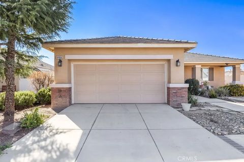 Photo of 8466 Hoover Court, Oak Hills, CA 92344 (MLS # IV26050811)