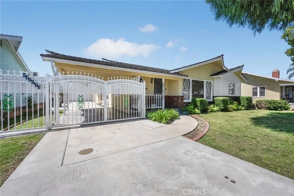 9470-9472 Foster