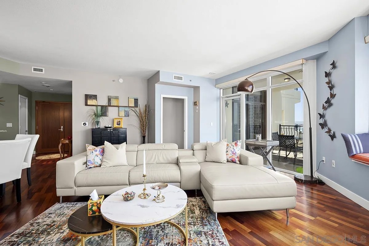 700 W Harbor 1205