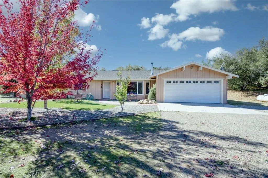 Photo of 31623 Buck Run Lane, Coarsegold, CA 93614 (MLS # FR26009974)
