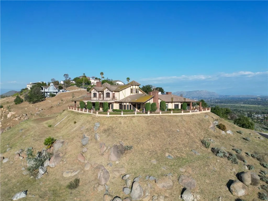 7421 Live Oak Drive
