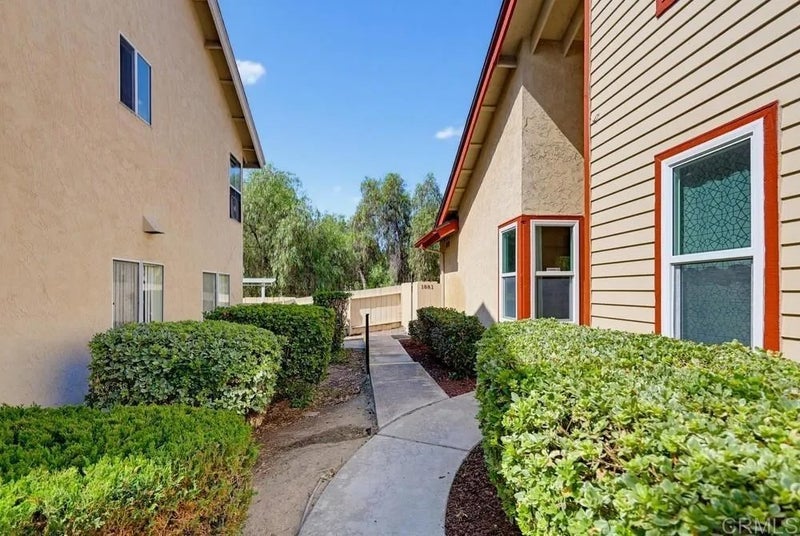 1881 MANZANA WAY