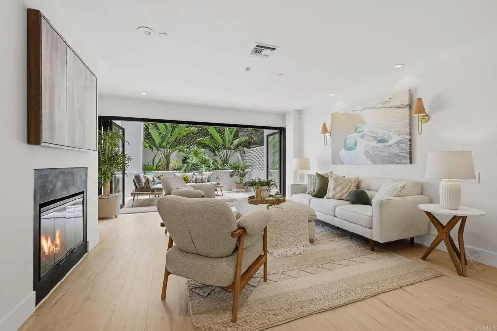 101 Coast Boulevard 1H