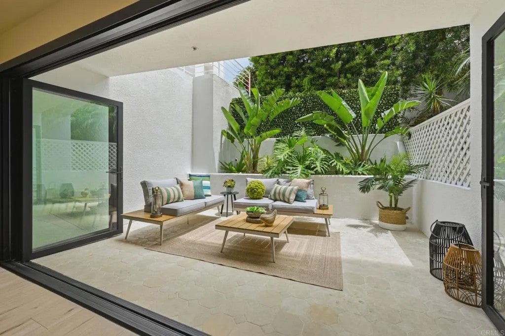 101 Coast Boulevard 1H