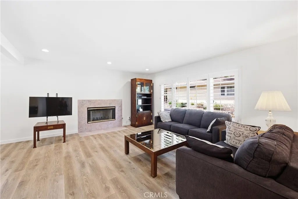 4776 Excelente Drive