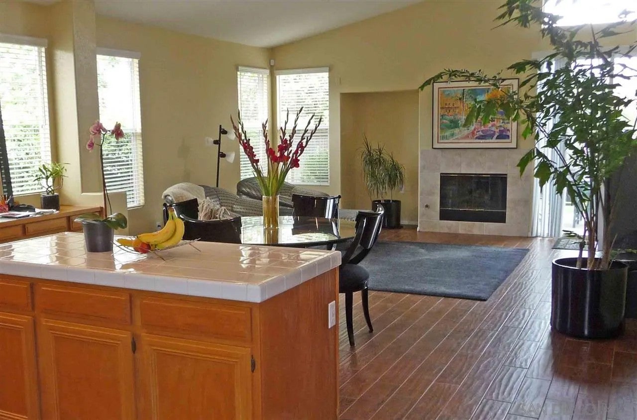 2263 Paseo Saucedal
