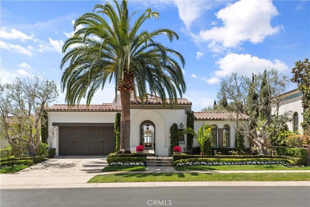 Photo of 26 Cliffhouse Bluff, Newport Coast, CA 92657 (MLS # OC25265016)