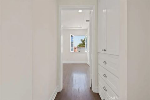 Tiny photo for 732 N Crescent Heights, West Hollywood, CA 90046 (MLS # SR25247596)