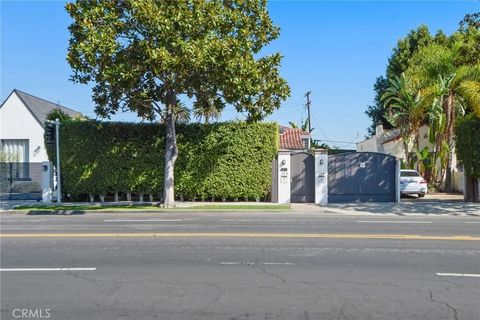 Tiny photo for 732 N Crescent Heights, West Hollywood, CA 90046 (MLS # SR25247596)