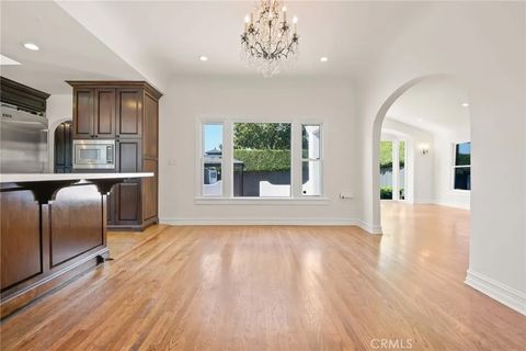 Tiny photo for 732 N Crescent Heights, West Hollywood, CA 90046 (MLS # SR25247596)