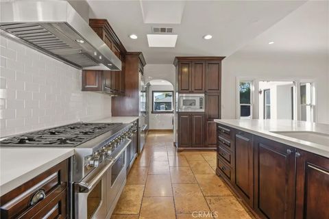 Tiny photo for 732 N Crescent Heights, West Hollywood, CA 90046 (MLS # SR25247596)