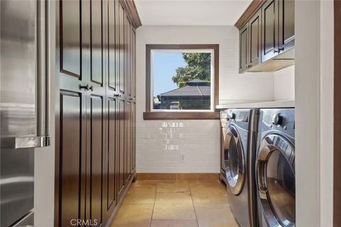 Tiny photo for 732 N Crescent Heights, West Hollywood, CA 90046 (MLS # SR25247596)