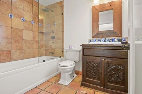 Tiny photo for 732 N Crescent Heights, West Hollywood, CA 90046 (MLS # SR25247596)