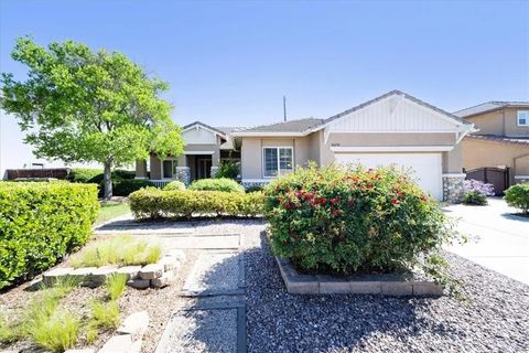 Photo of 41670 Grand View, Murrieta, CA 92562 (MLS # SW26078888)