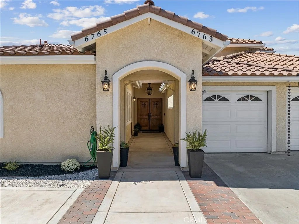 6763 Ridgeside Drive