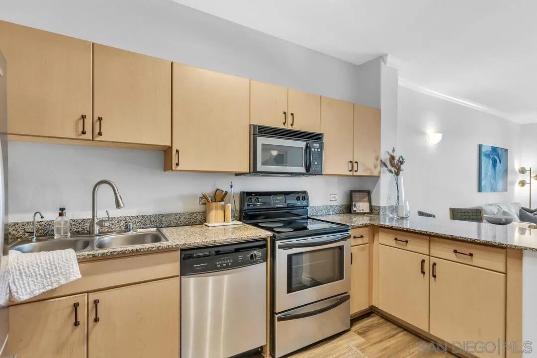 1643 6th Ave. 415