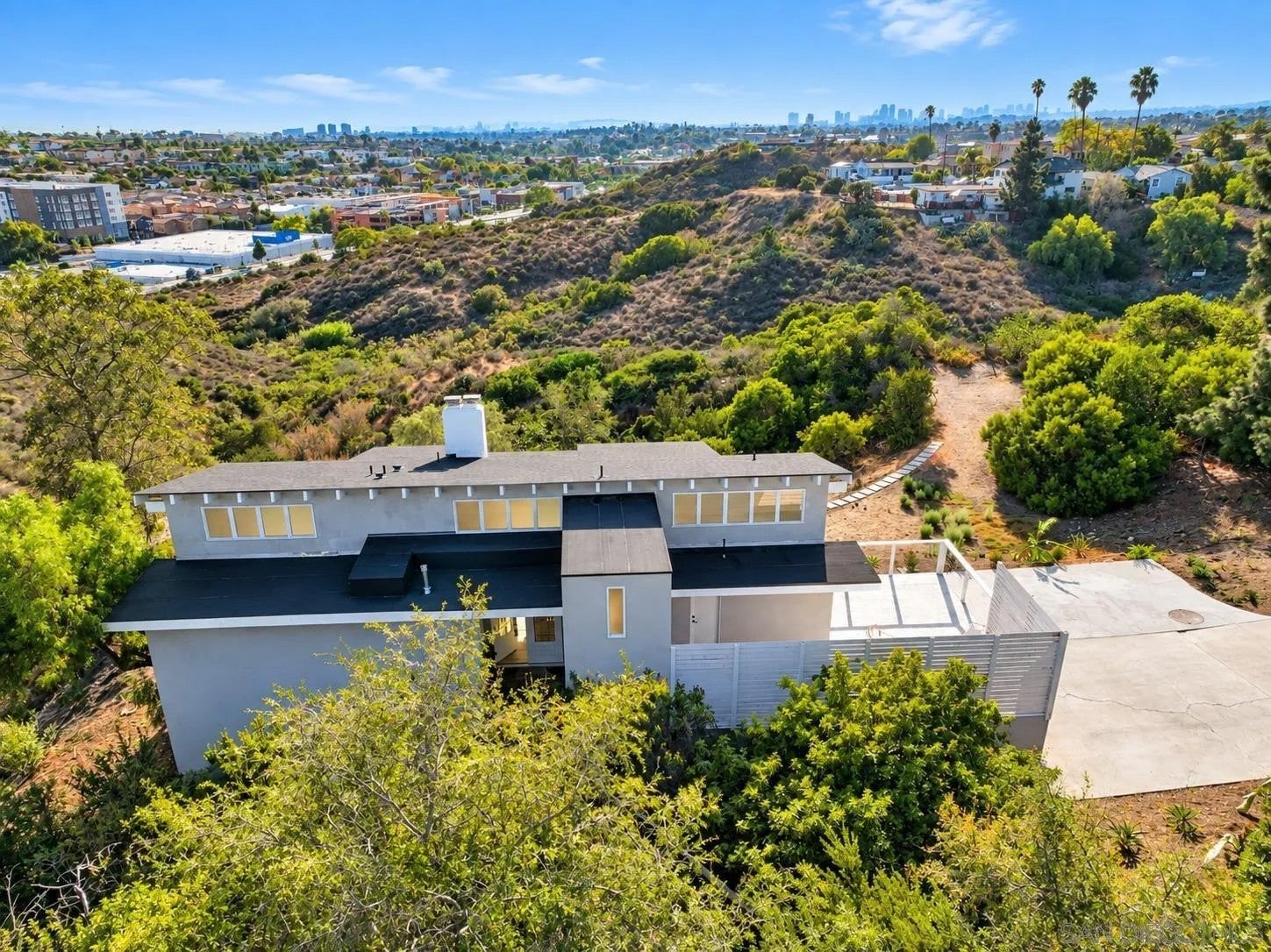 700 Selma Pl