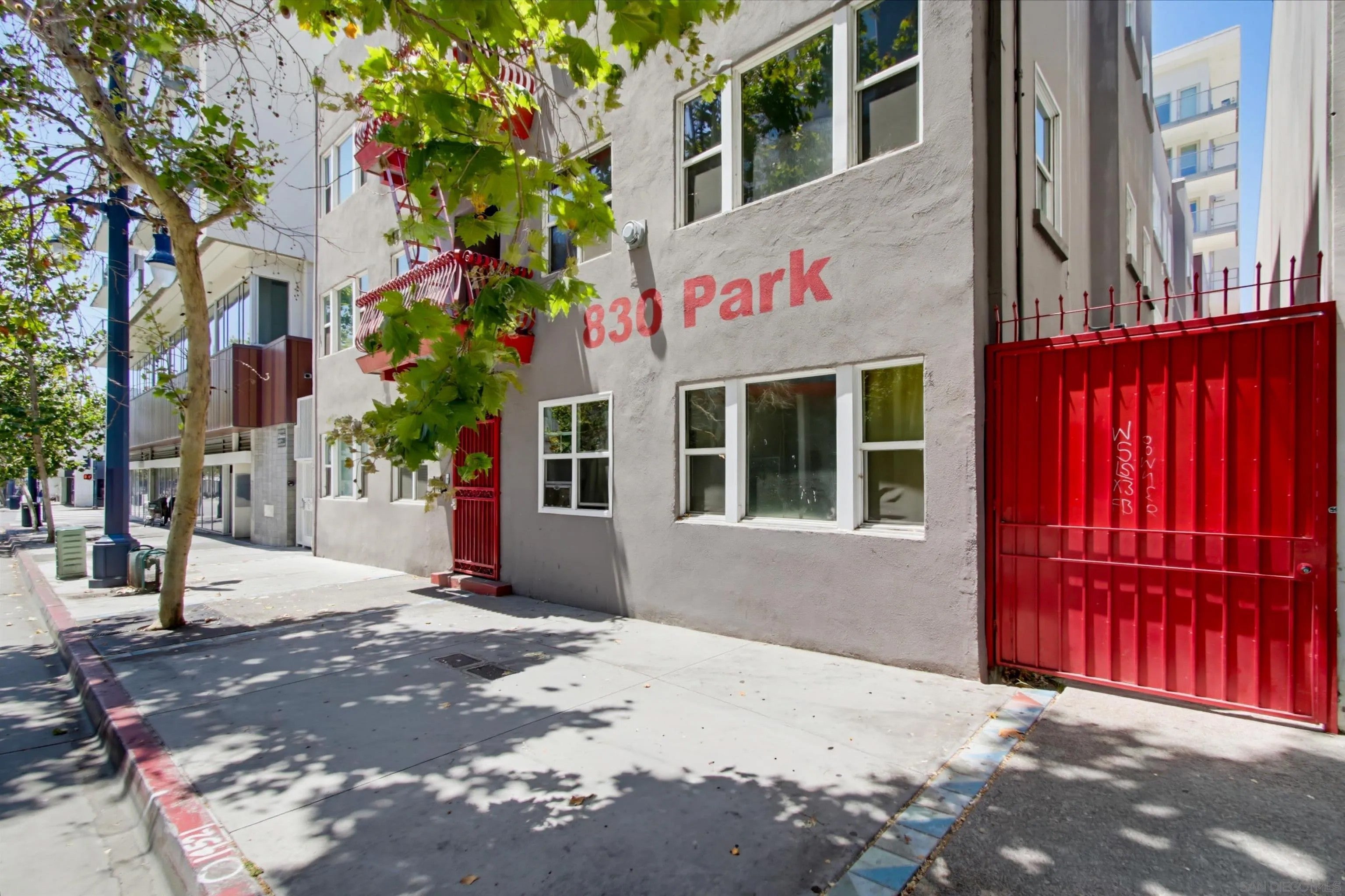 830 Park Blvd