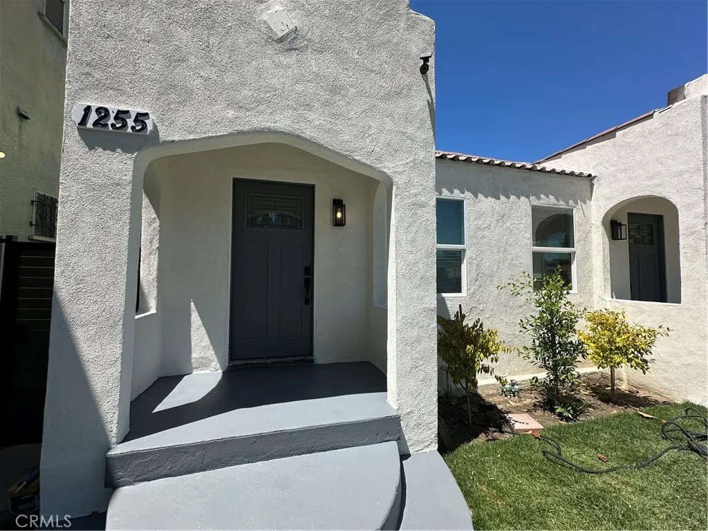 1253 W 65th Street