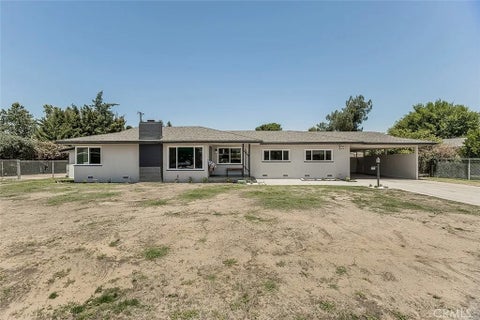 Photo of 5383 Easterby DR, Fresno, CA 93727 (MLS # SC26129032)