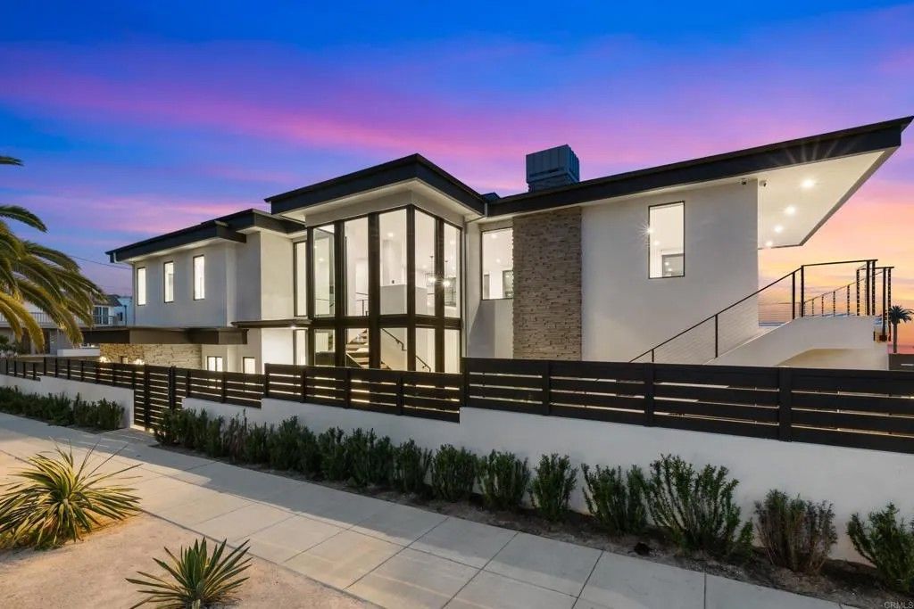 Photo of 206 4th Street, Encinitas, CA 92024 (MLS # NDP2603084)