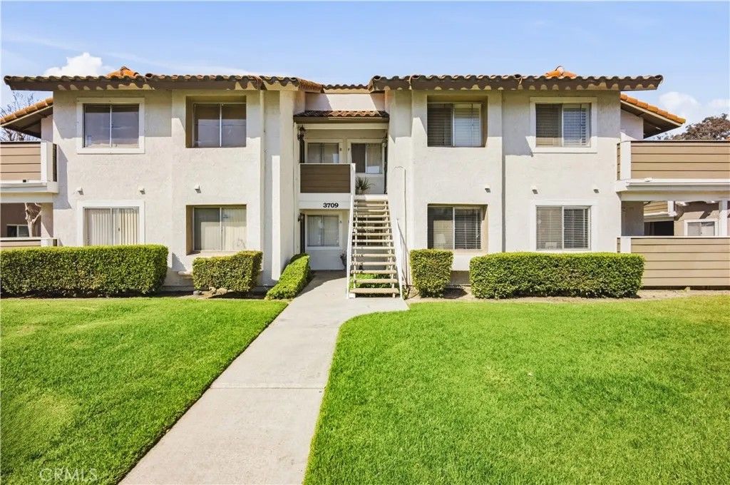 Photo of 3709 Country Oaks Loop #E, Ontario, CA 91761 (MLS # CV26073010)