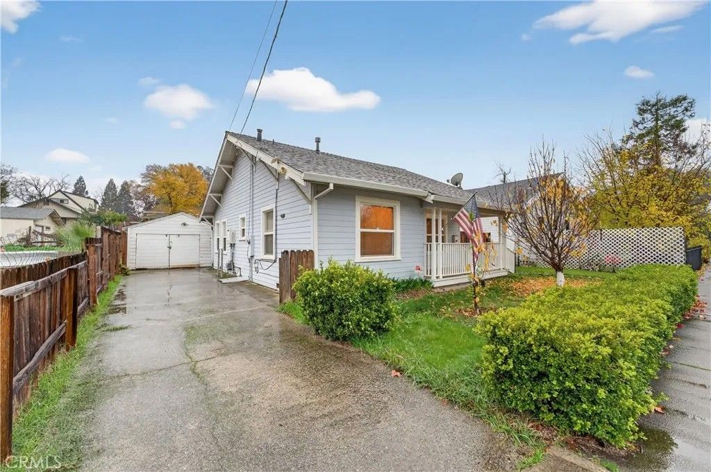 Photo of 1355 Safford Street, Oroville, CA 95965 (MLS # SN26004426)