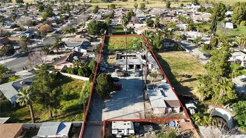 Photo of 1918 E Oakland Ave, Hemet, CA 92544 (MLS # CV26048932)