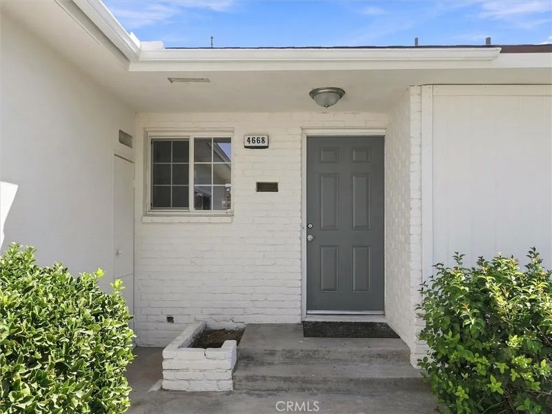 4668 N Bond