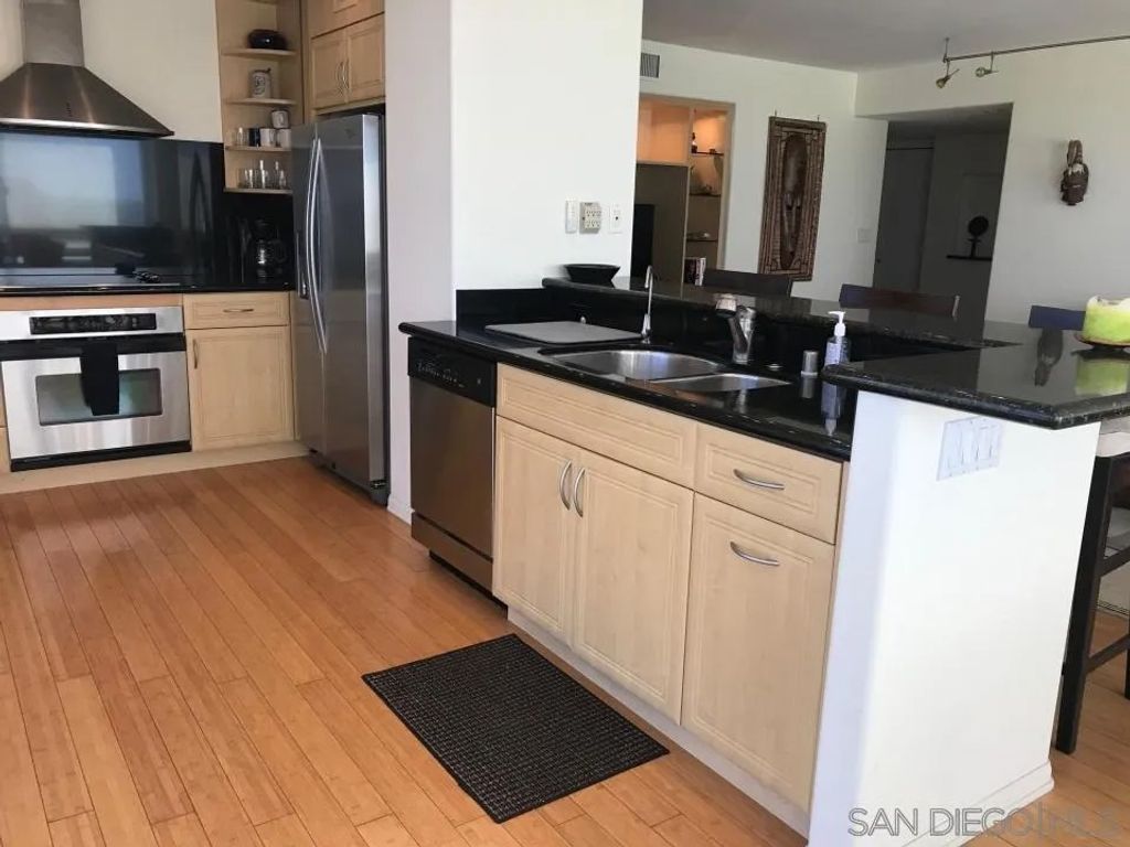 Photo of 1720 Avenida Del Mundo #602, Coronado, CA 92118 (MLS # 250045832)