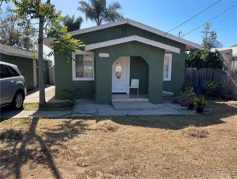 Photo of 2016 F Ave, National City, CA 91950 (MLS # MB26068894)