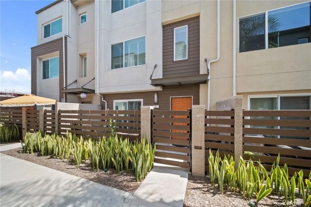 Photo of 14043 Royalton Lane #2, Gardena, CA 90247 (MLS # SR26070157)