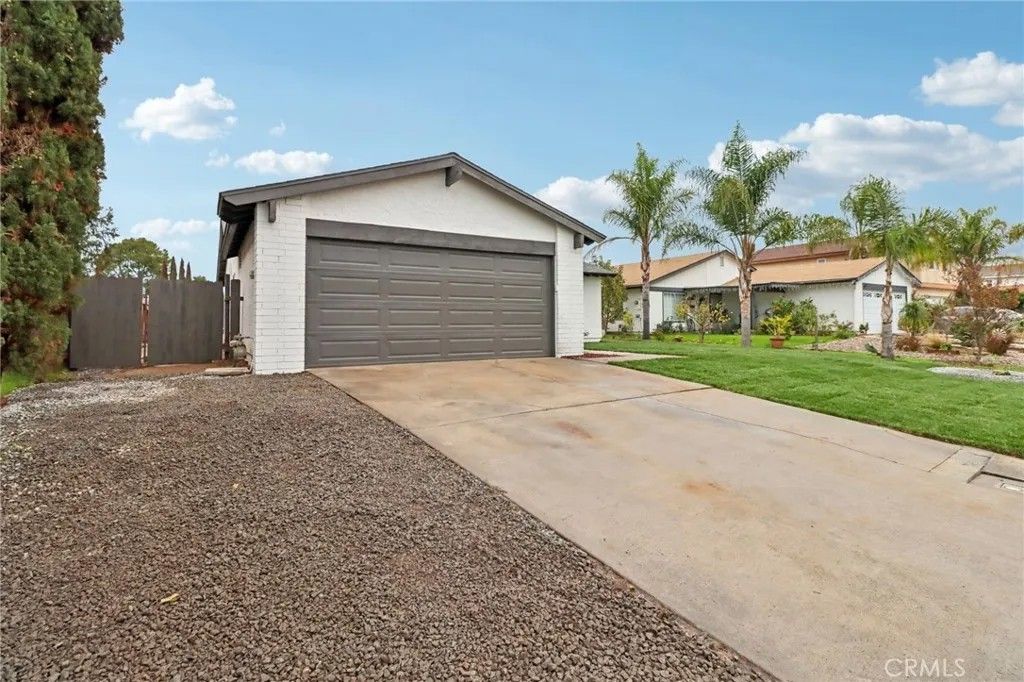 Photo of 4560 Calle Del Palo, Oceanside, CA 92057 (MLS # OC25282411)