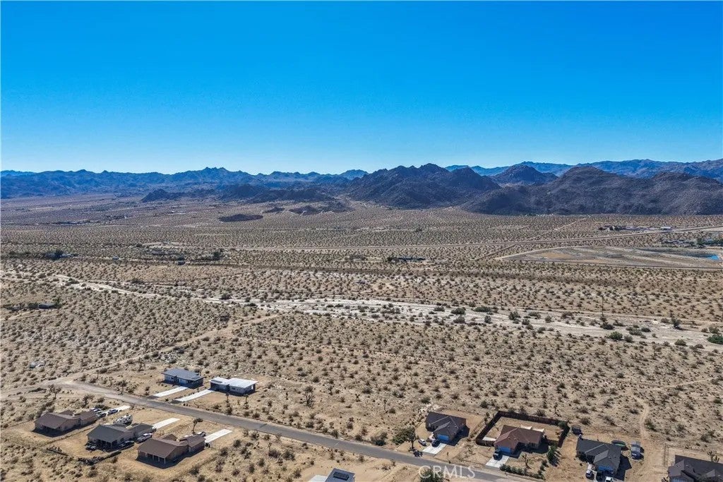 Photo of 62407 Crestview Dr, Joshua Tree, CA 92252 (MLS # JT26209131)