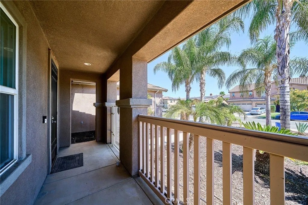 1043 Hawthorne