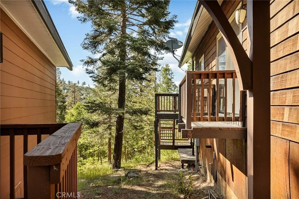 Photo of 807 Grass Valley, Lake Arrowhead, CA 92352 (MLS # IG26103811)