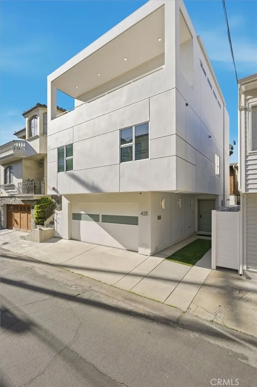 Photo of 425 23rd Place, Manhattan Beach, CA 90266 (MLS # SB26042291)