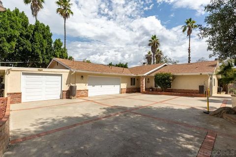 Photo of 1339 Windsong Ln, Escondido, CA 92026 (MLS # 250041892)