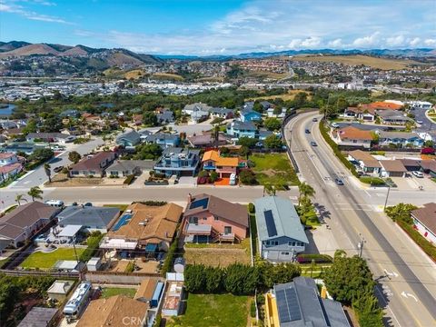 Tiny photo for 360 Ocean View Avenue, Grover Beach, CA 93433 (MLS # PI26093421)