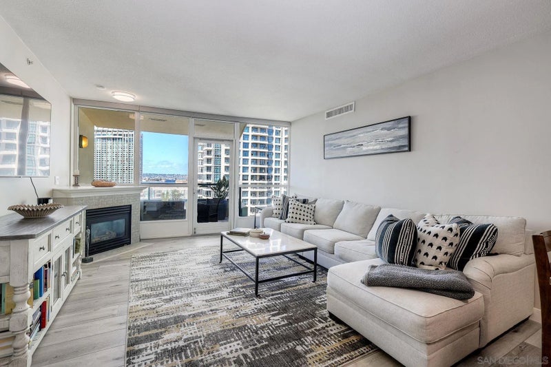 510 1st Ave 1605