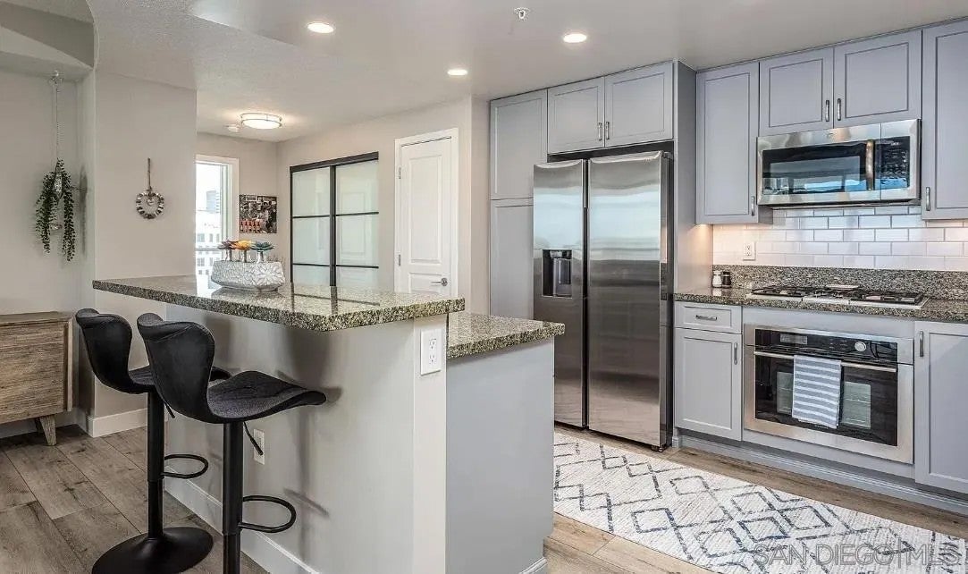 510 1st Ave 1605