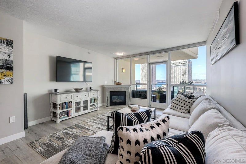 510 1st Ave 1605