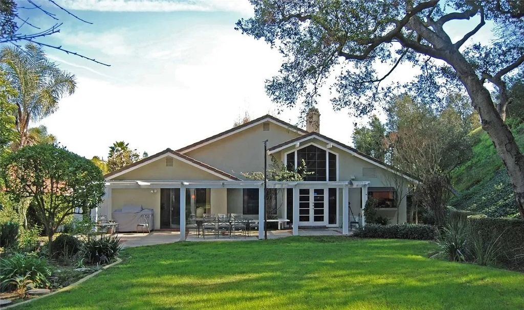 Photo of 2539 Saleroso Dr, Rowland Heights, CA 91748 (MLS # WS26002512)