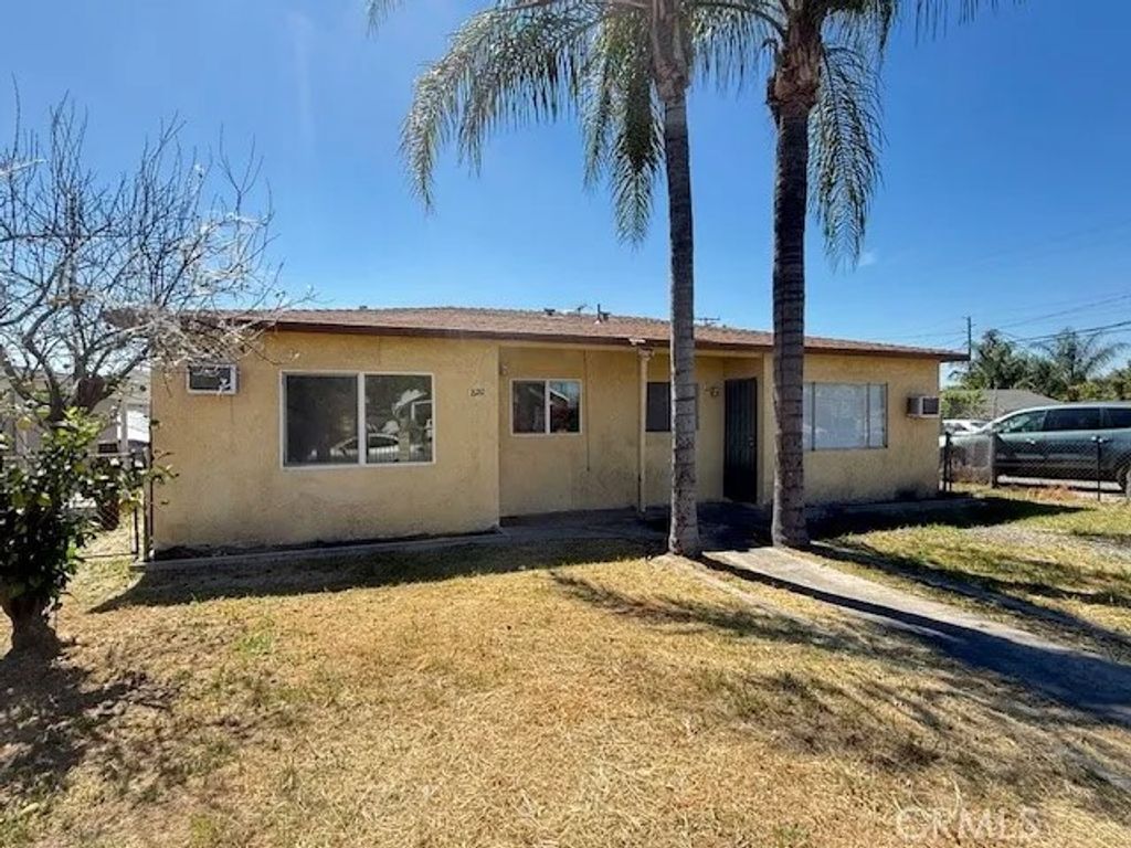 Photo of 818 E C St, Colton, CA 92324 (MLS # TR26063354)