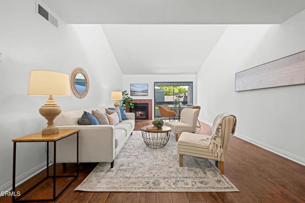 355 S Marengo Avenue 402