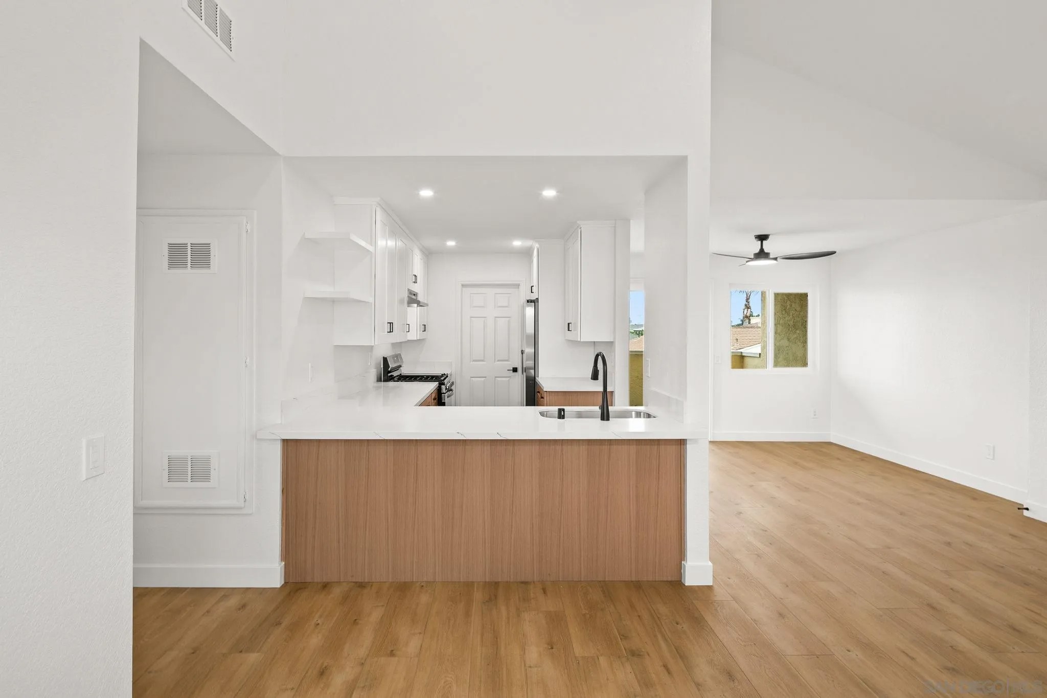 152 Evergreen Ave. 4