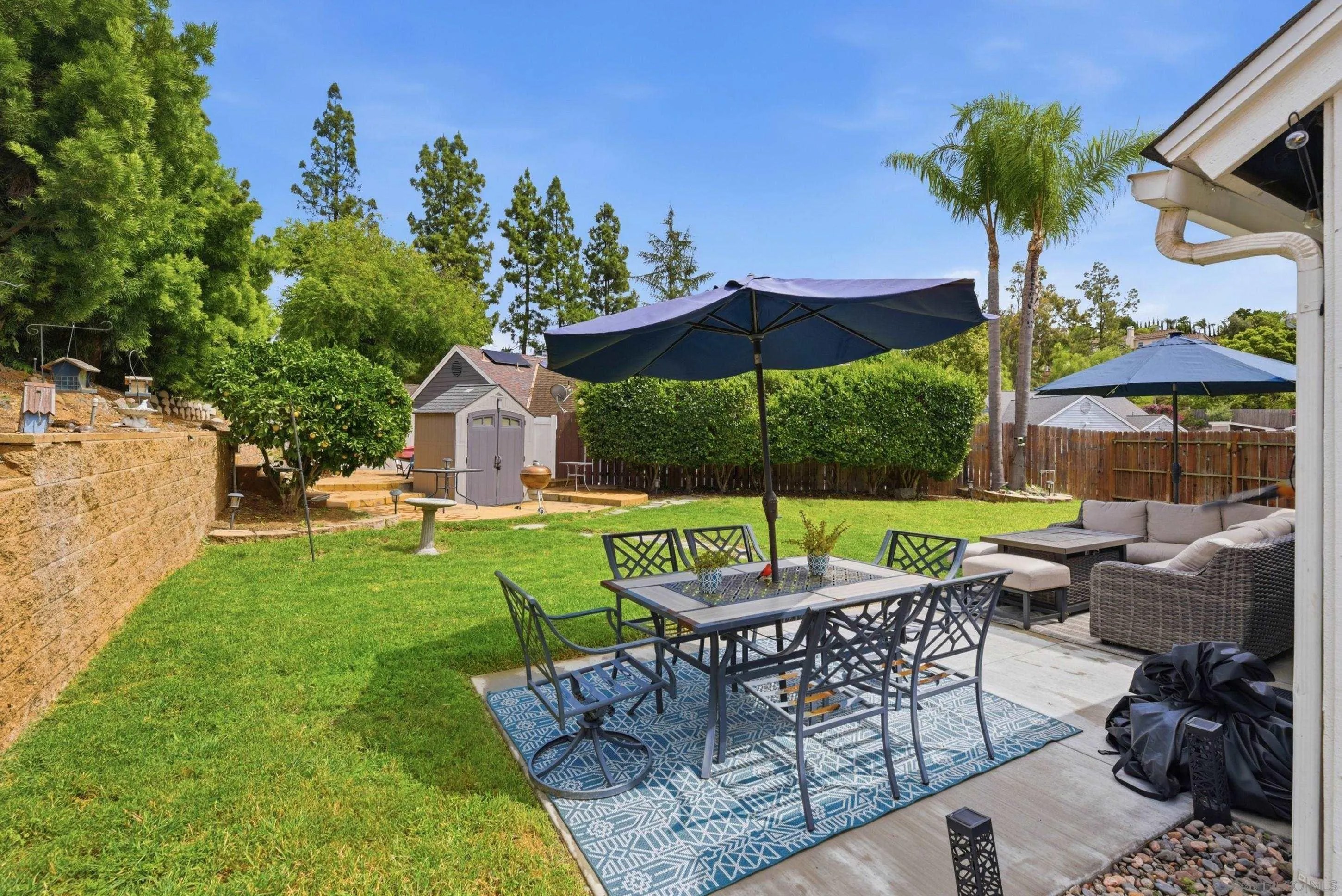956 Mariposa Place