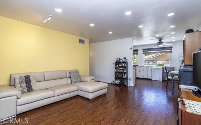 19716 Avenue Of The Oaks