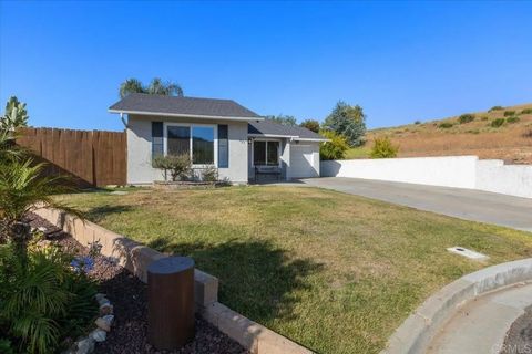 Tiny photo for 827 Bayberry Ct, San Marcos, CA 92069 (MLS # NDP2600055)