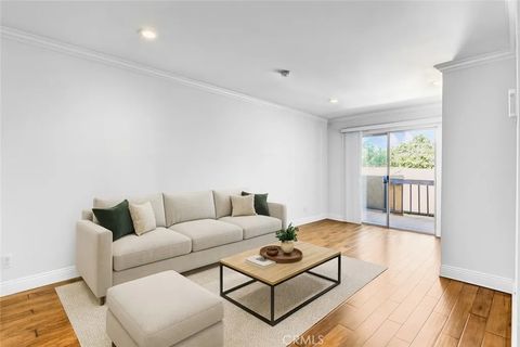 Tiny photo for 355 S Madison Ave #322, Pasadena, CA 91101 (MLS # CV25240510)